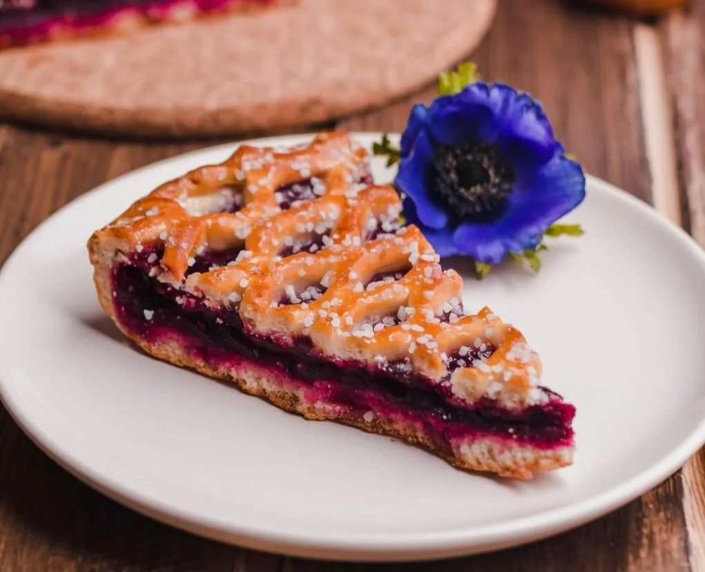 Saskatoon Berry Pie - Canadian Dessert - Prairie Pie - Wild Berry Pie - Homemade Pie