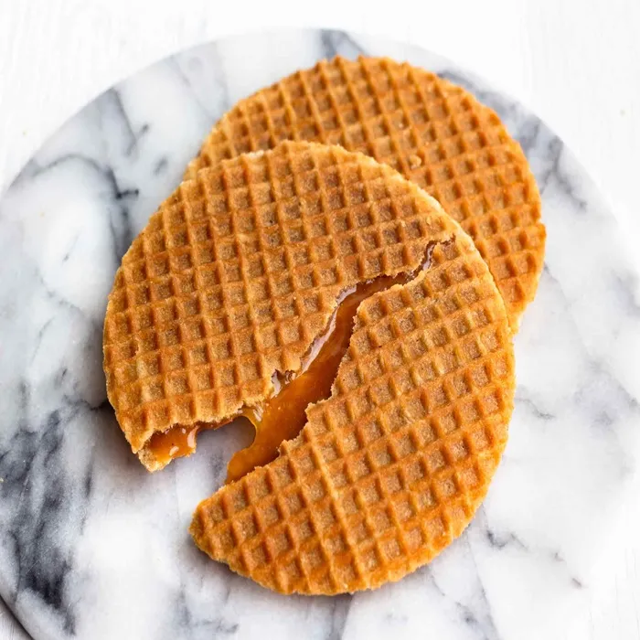 Dutch stroopwafel - stroopwafel recipe - caramel waffle cookies - Dutch desserts - homemade stroopwafels